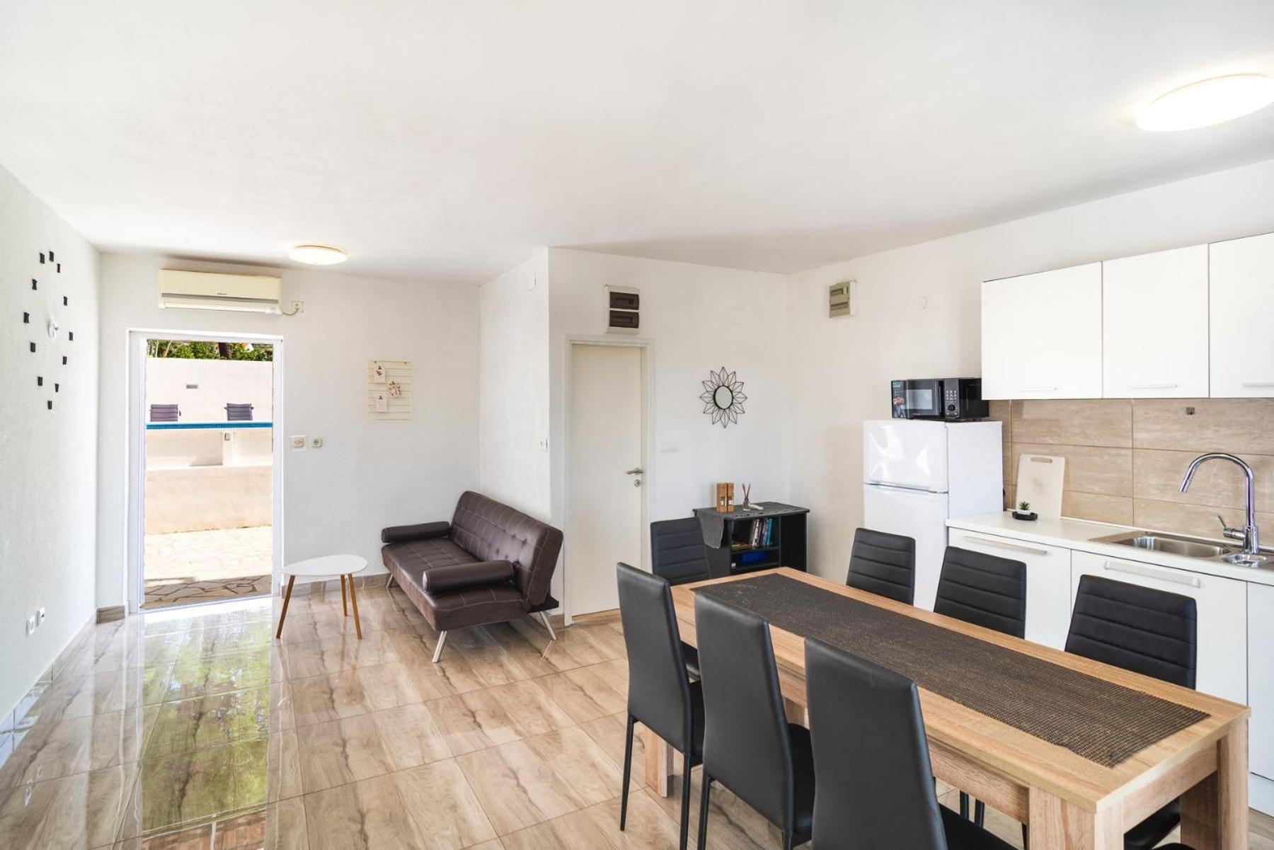 Sea-Views Brazza Apartments With Private Pool Milna  Exterior foto